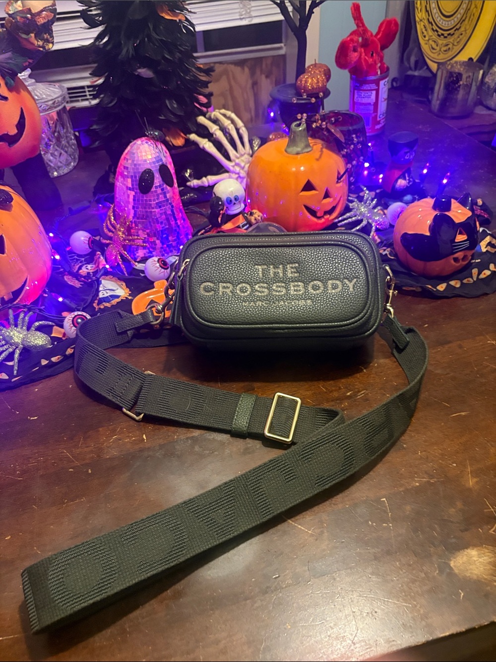 Marc Jacobs Crossbody Bag in Dark Green with Gold Hardware - Picture 9 of 11